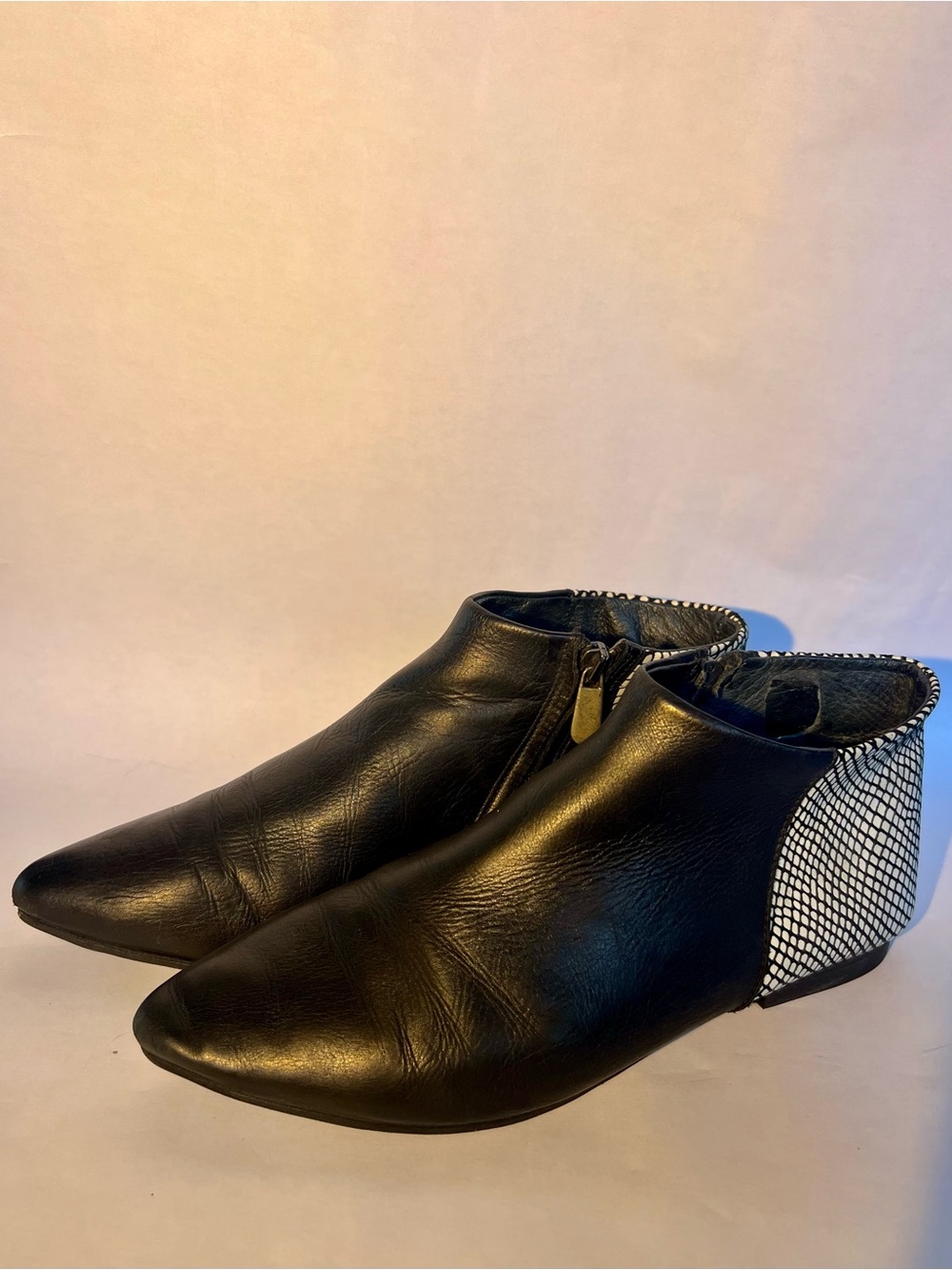 Won Hundred Black Leather Ankle Boots Contrast Textured Heel Size 39 (US 9)